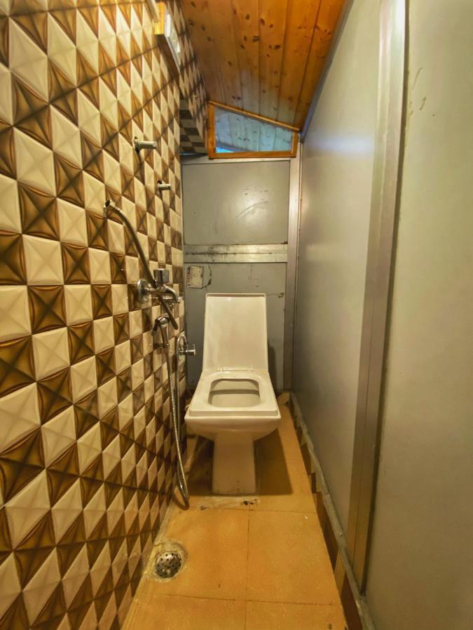 מנאלי Pine Tower Inn מראה חיצוני תמונה