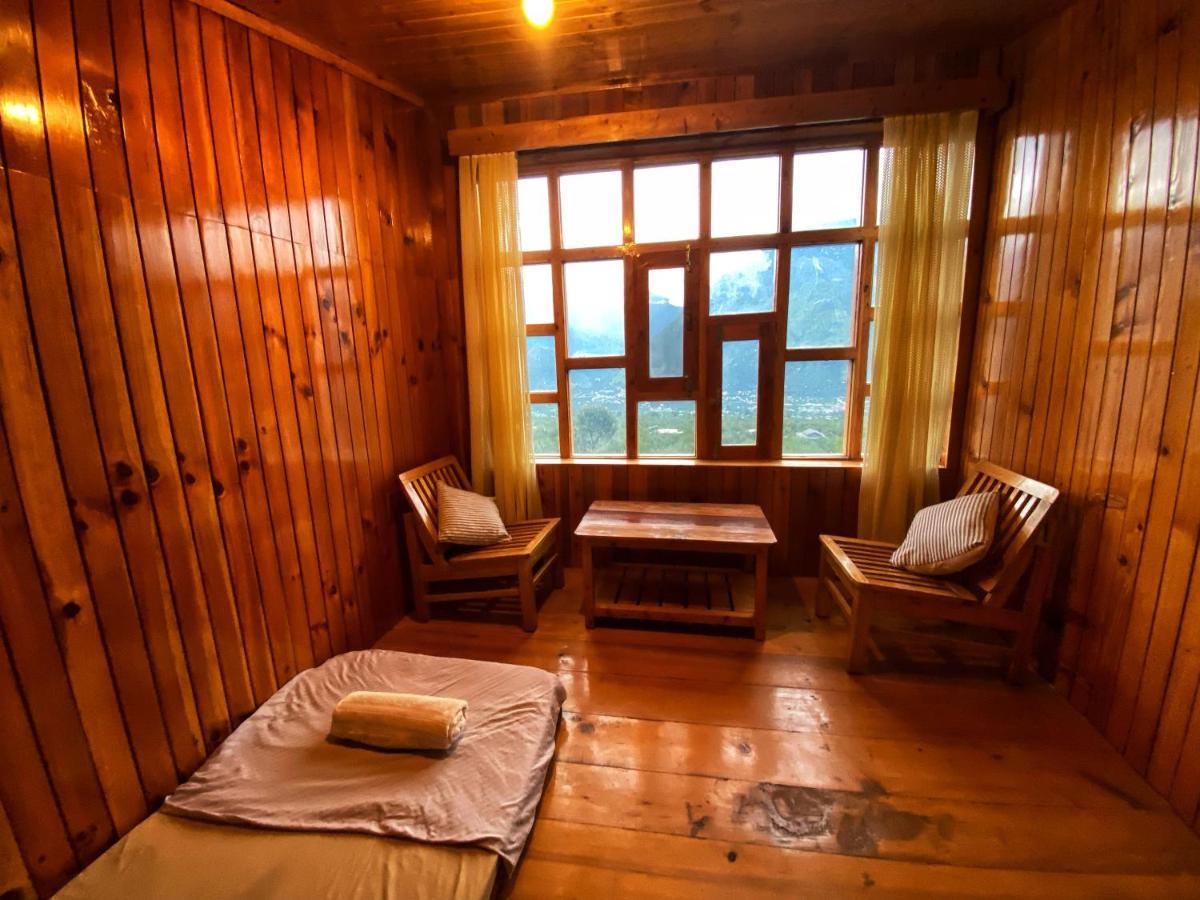 מנאלי Pine Tower Inn מראה חיצוני תמונה